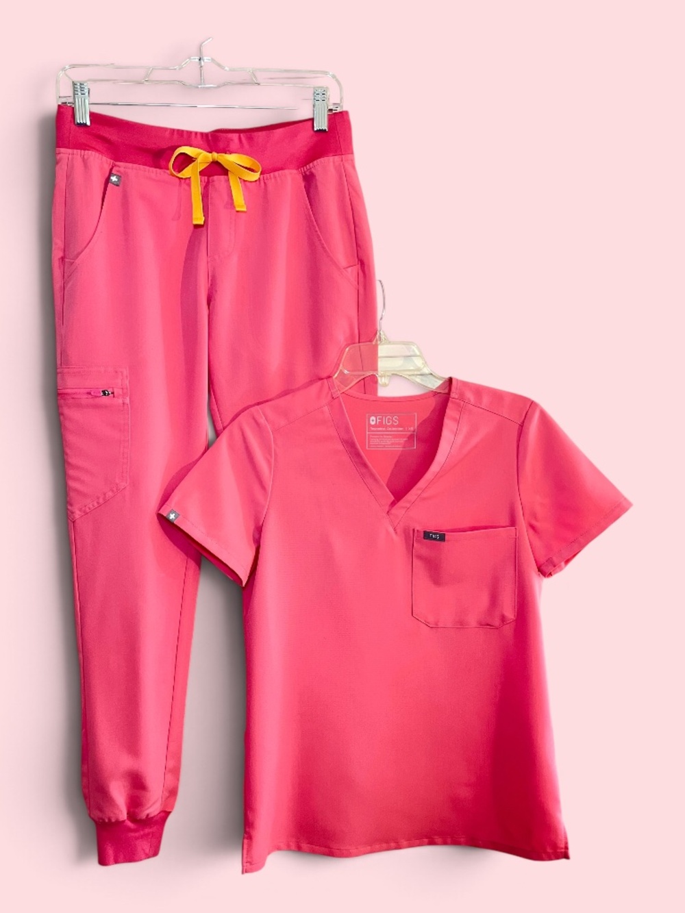 Figs XS Neon Pink Scrub Set Catarina Top (#1638) Zamora Bottom (#1603)
